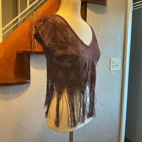 Kirra Womens Sheer Lace V Neck Cap Sleeves Fringe Hem Top Burgundy Size S / XS - Picture 5 of 7